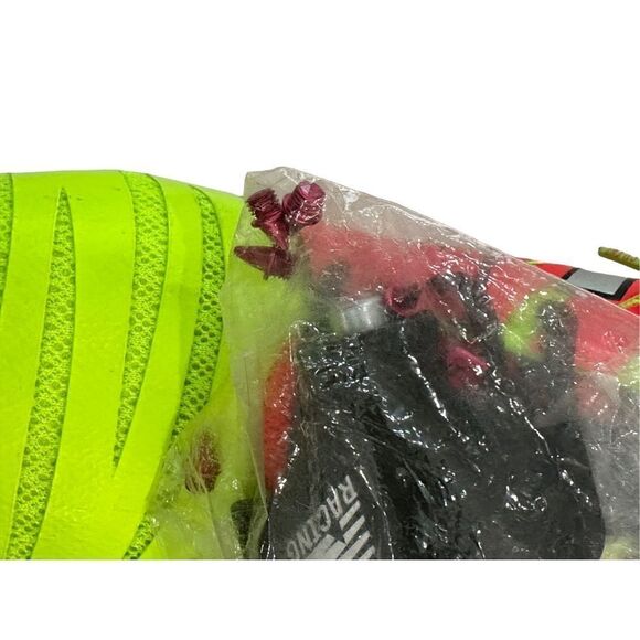 NWOT New Balance Silent Hunter Track Shoes - Picture 7 of 9